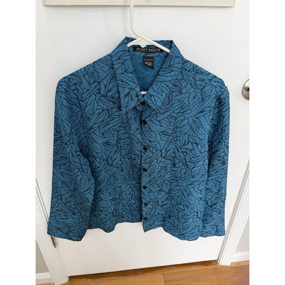 Scott Taylor Women's Large Button Front Shirt,‎ Blue Teal Leaf Pattern